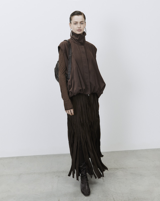 ALYSI-CREME-FW25_LOOK_34