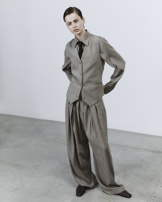 ALYSI-CREME-FW25_LOOK_56